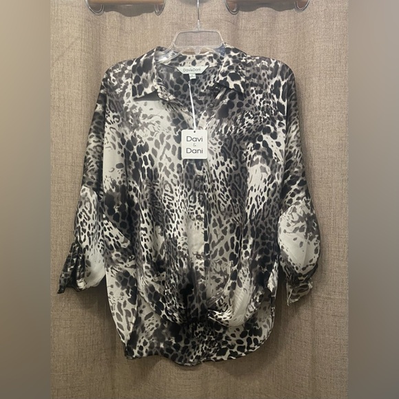 DAVI & DANI Tops - Davi & Dani Monochrome Animal Print Blouse